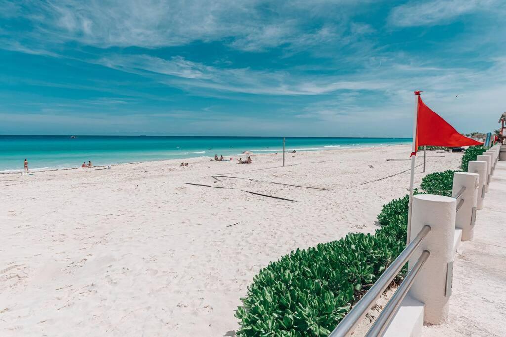 Villas Marlin 108, A Pie De Playa, Albercas, Jacuzi, Ubicacion Inmejorable Cancun Ngoại thất bức ảnh
